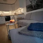 Cosy Getaway In Raw Nature דירה *