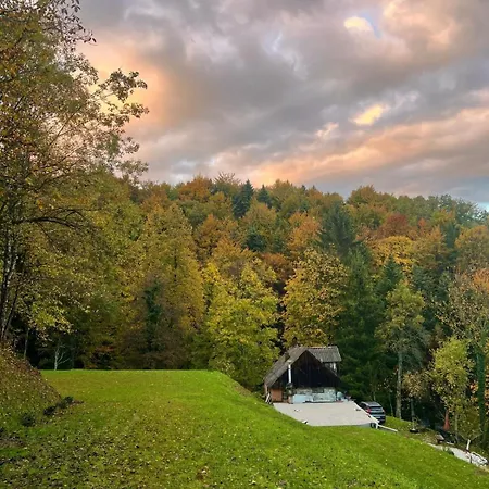 Hisa Podlog - Cosy Getaway In Raw Nature With Optional Private