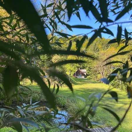 Cosy Getaway In Raw Nature