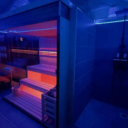 Cosy Getaway In Raw Nature *