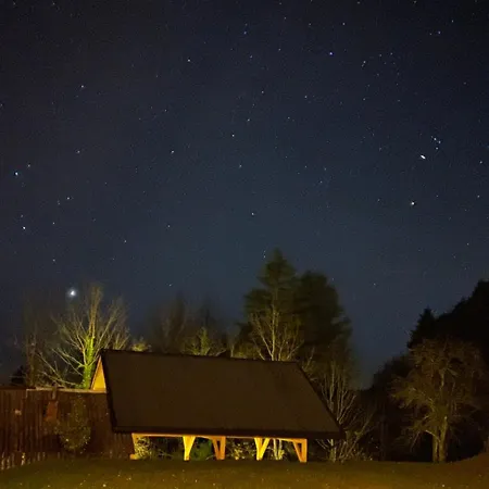 Cosy Getaway In Raw Nature דירה