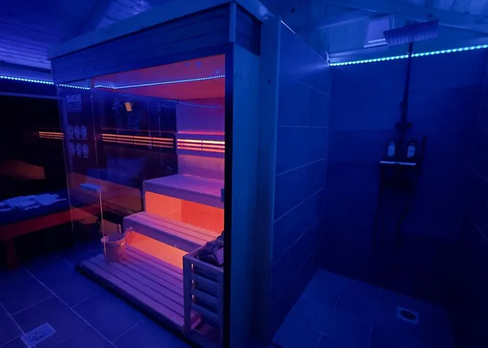 Cosy Getaway In Raw Nature *